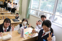 016　昼休み２年生食事